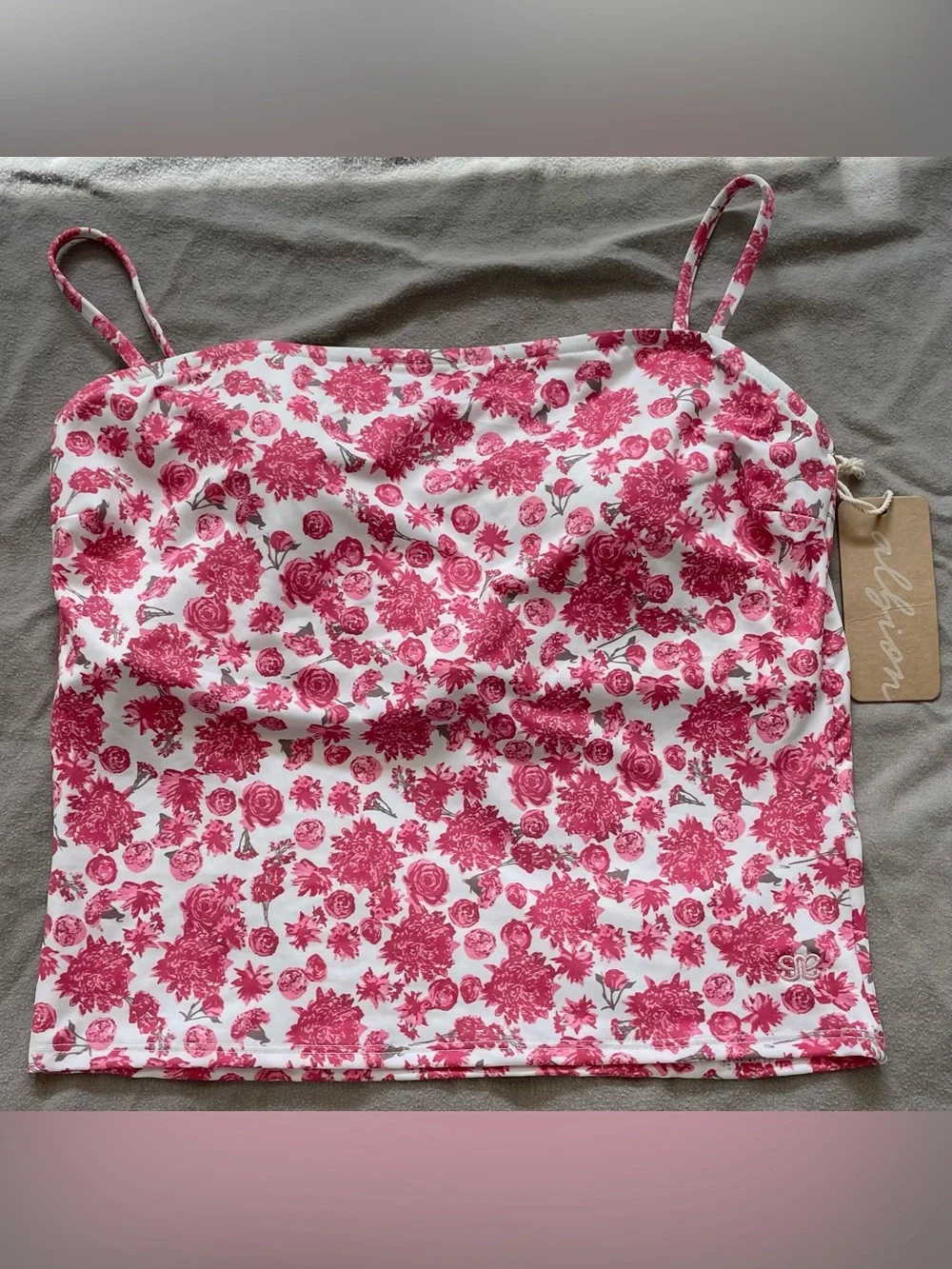 NEW NWT Albion Fit Women’s Athena Cabo Tankini Pink Floral Bikini Top Medium M